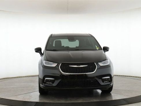New 2026 Chrysler Pacifica Select AWD/4WD image 12