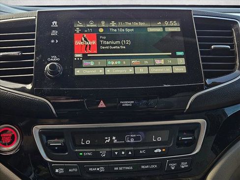 Used 2020 Honda Pilot Touring image 11