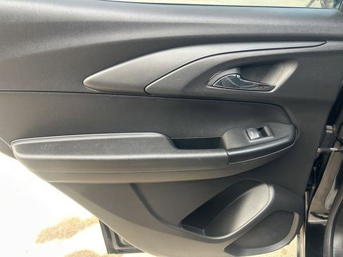 Used 2023 Chevrolet TrailBlazer LT w/ Convenience Package image 12