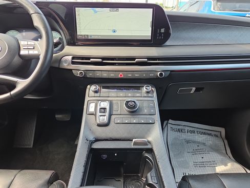 Used 2024 Hyundai Palisade Limited FWD image 17