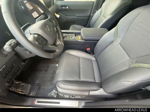 Used 2026 Lexus GX 550 AWD/4WD image 15