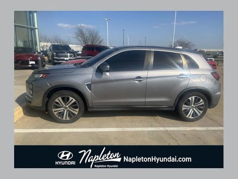 Used 2020 Mitsubishi Outlander Sport SE image 1