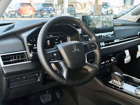 New 2026 Mitsubishi Outlander SE FWD image 24