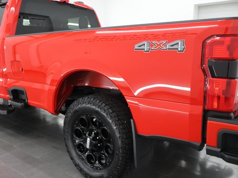Used 2025 Ford F350 XLT w/ Black Appearance Package AWD/4WD image 33