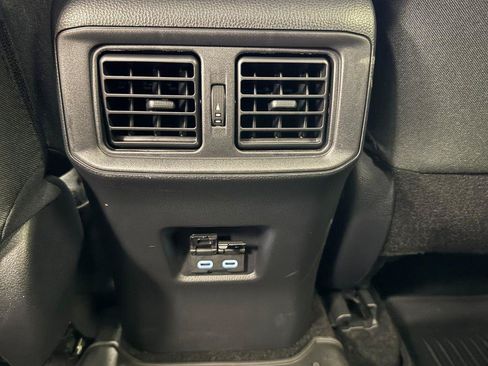 Used 2025 Toyota RAV4 XLE AWD/4WD image 20