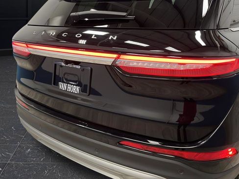 Used 2022 Lincoln Corsair AWD w/ Premium Package image 40