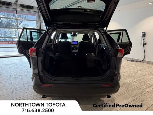 Used 2024 Toyota RAV4 XLE AWD/4WD image 20