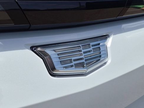 New 2026 Cadillac Lyriq Luxury AWD/4WD image 24