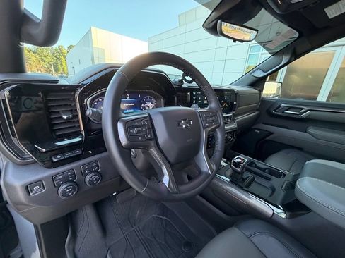 Used 2024 Chevrolet Silverado 1500 ZR2 w/ Technology Package AWD/4WD image 21