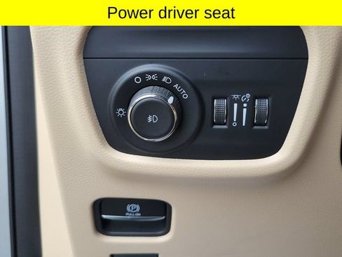 Used 2023 Jeep Grand Cherokee L Limited AWD/4WD image 20