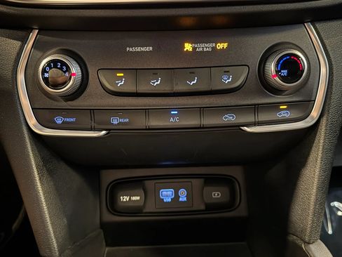 Used 2019 Hyundai Santa Fe SE AWD/4WD image 17