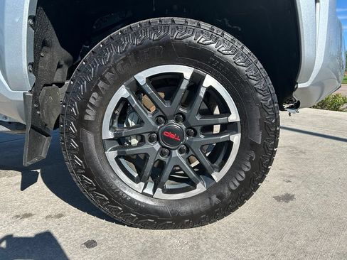 Used 2024 Toyota Tacoma TRD Sport w/ TRD Sport Upgrade Package AWD/4WD image 32