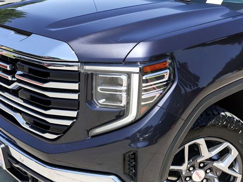 Used 2023 GMC Sierra 1500 SLT AWD/4WD image 3
