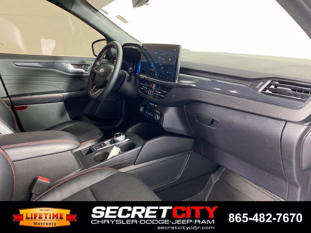 Used 2024 Ford Escape ST-Line w/ Tech Pack #1 AWD/4WD image 30