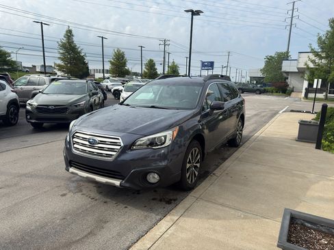 Used 2017 Subaru Outback 2.5i Limited AWD/4WD image 7