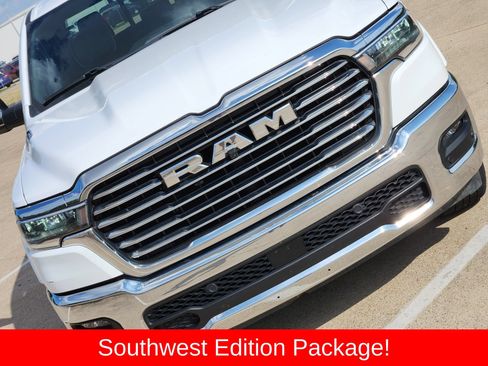 Used 2025 RAM 1500 Laramie AWD/4WD image 14