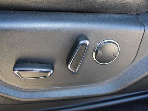 Used 2015 Ford F150 Lariat image 12