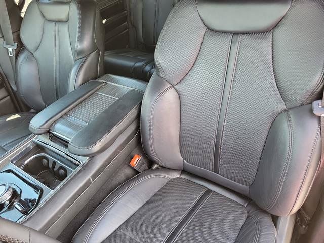 Used 2024 Jeep Wagoneer Series II w/ Flexible Seating Group AWD/4WD image 11