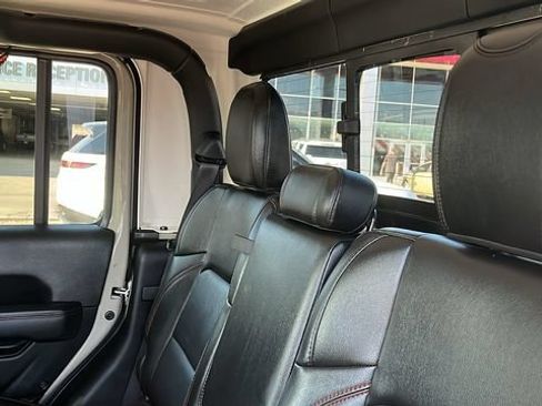 Used 2020 Jeep Gladiator Rubicon AWD/4WD image 18