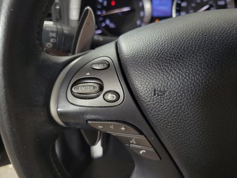 Used 2011 INFINITI M56 w/ Sport Pkg RWD image 26