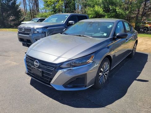 New 2026 Nissan Altima 2.5 SV FWD image 4