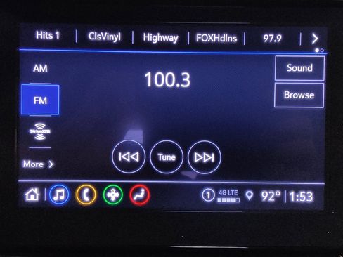 Used 2022 Chevrolet Traverse LT FWD image 25
