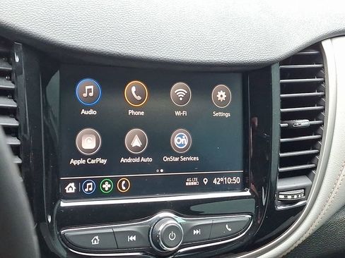 Used 2020 Chevrolet Trax LT w/ LT Convenience Package image 27