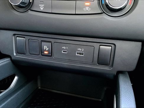 Used 2025 Nissan Frontier SV RWD image 15