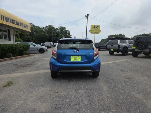 Used 2018 Toyota Prius C Two w/ Carpet Mat Package FWD image 6