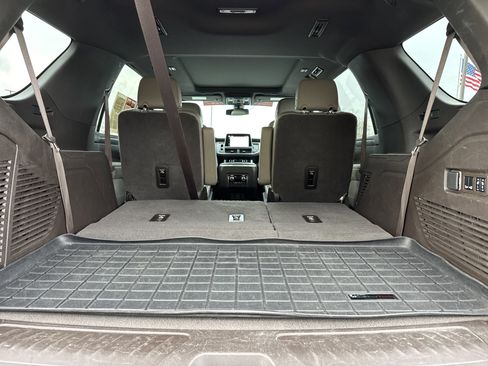 Used 2022 GMC Yukon SLT w/ SLT Premium Package image 36