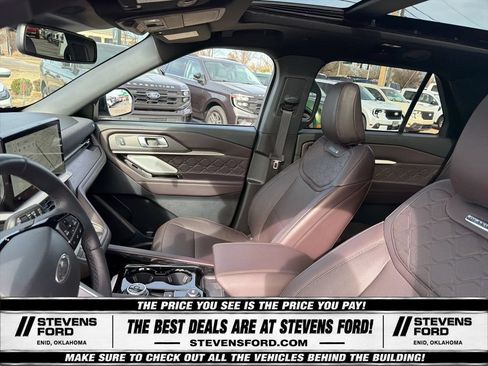 Used 2025 Ford Explorer Platinum w/ LUX Leather Package AWD/4WD image 18