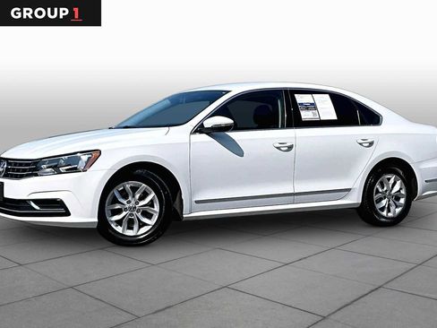 Used 2016 Volkswagen Passat 1.8T S FWD image 1