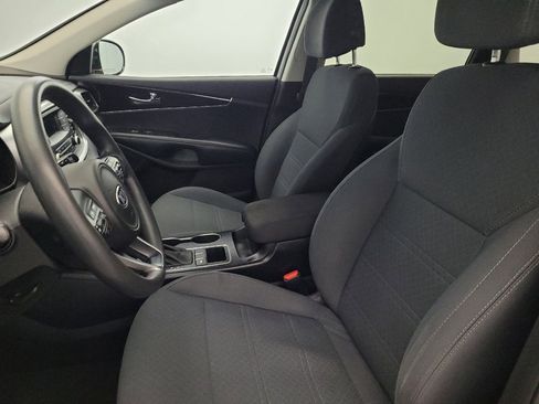 Used 2017 Kia Sorento L image 17