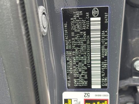 Used 2025 Toyota Camry SE w/ Convenience Package image 32