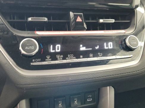 Used 2023 Toyota Corolla Cross XLE w/ Convenience Package FWD image 30