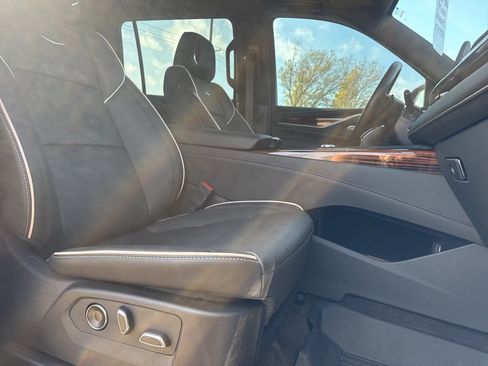 Certified 2024 Cadillac Escalade ESV Premium Luxury w/ Performance Package image 65