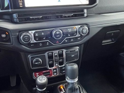 New 2025 Jeep Gladiator Rubicon image 15