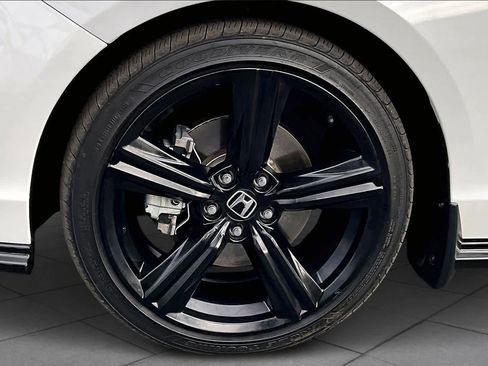 Used 2024 Honda Accord Sport image 11