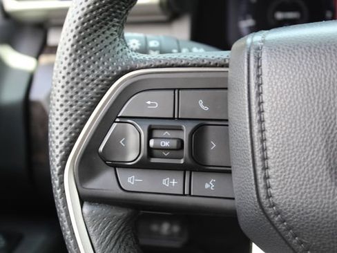 Used 2024 Toyota Tacoma Limited w/ Limited Package (LT) AWD/4WD image 16