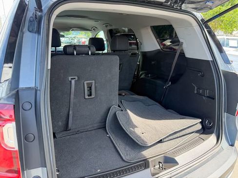 Used 2021 GMC Acadia SLE FWD image 24