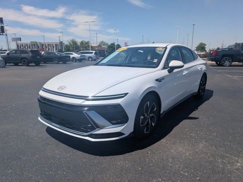 Used 2024 Hyundai Sonata SEL FWD image 1