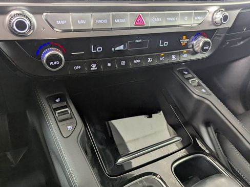 Used 2024 Kia Telluride EX FWD image 19