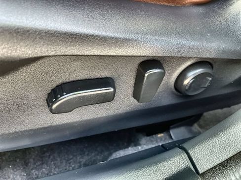 Used 2021 Subaru Outback Touring w/ Popular Package #2 AWD/4WD image 16