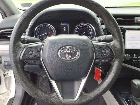 Used 2020 Toyota Camry LE FWD image 30