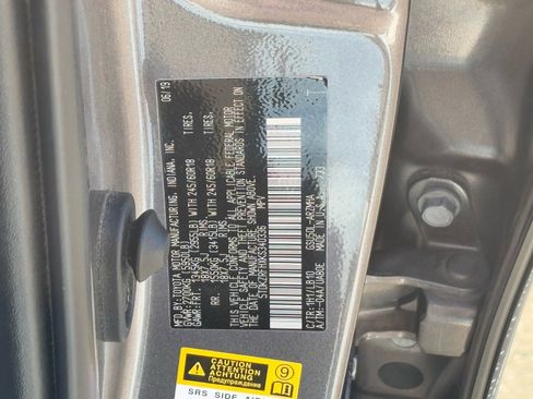 Certified 2019 Toyota Highlander FWD V6 image 30