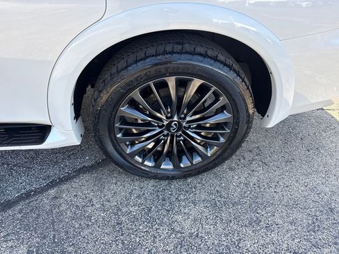 Certified 2024 INFINITI QX80 Sensory image 31