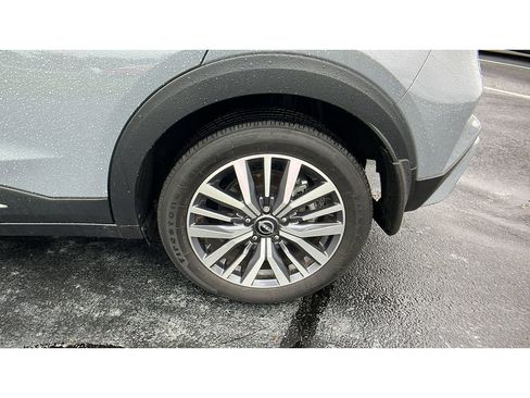 Used 2023 Nissan Kicks SR image 19