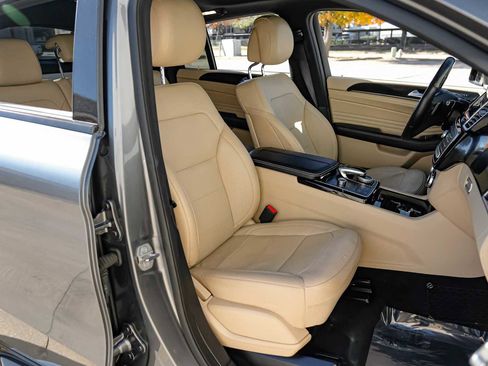 Used 2019 Mercedes-Benz GLE 43 AMG AMG GLE 43 image 36