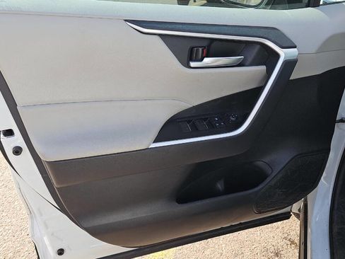 Used 2022 Toyota RAV4 XLE w/ Convenience Package image 13