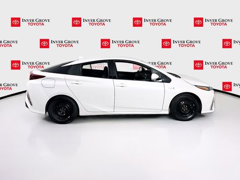 Used 2017 Toyota Prius Prime Plus w/ Carpet Mat Package FWD image 4